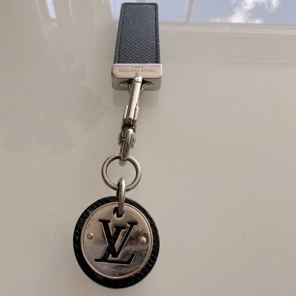 Louis Vuitton Key Chain Black Leather LIKE NEW